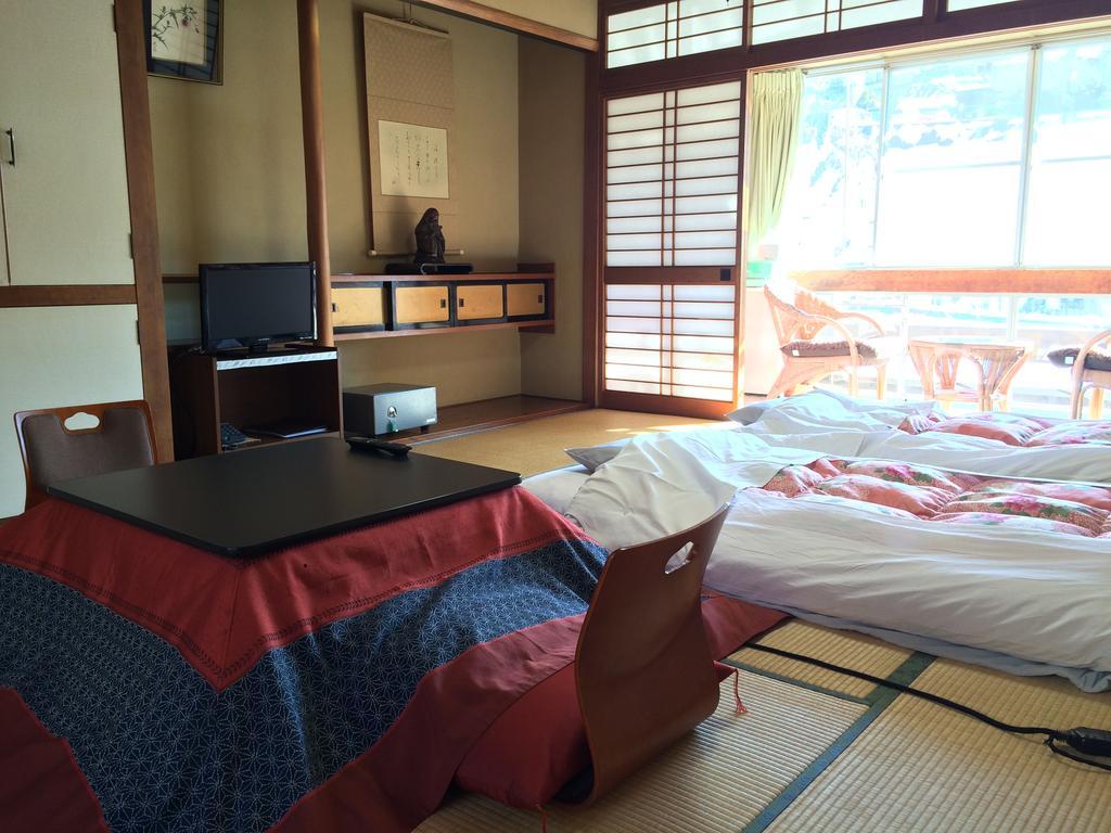 Yudanaka Onsen Yamazakiya Hotel Jamanoucsi Kültér fotó