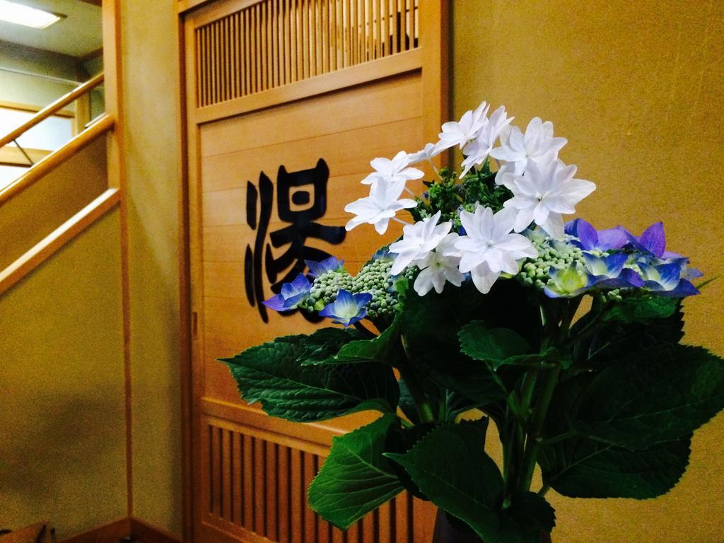 Yudanaka Onsen Yamazakiya Hotel Jamanoucsi Kültér fotó